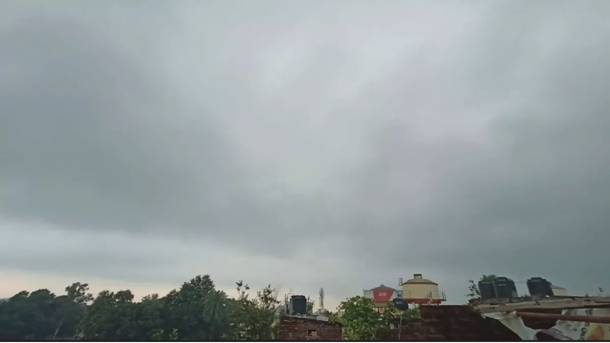 Weather in Gorakhpur Today: गोरखपुर में मौसम हुआ सुहाना। (प्रतीकात्मक तस्वीर)