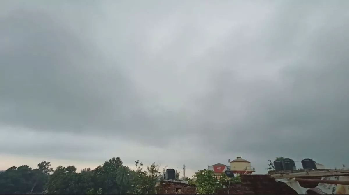 Gorakhpur Weather Update: बारिश ने गिराया 10 डिग्री पारा, सुहाना हुआ मौसम- 21 तक जारी रहेगा सिलसिला