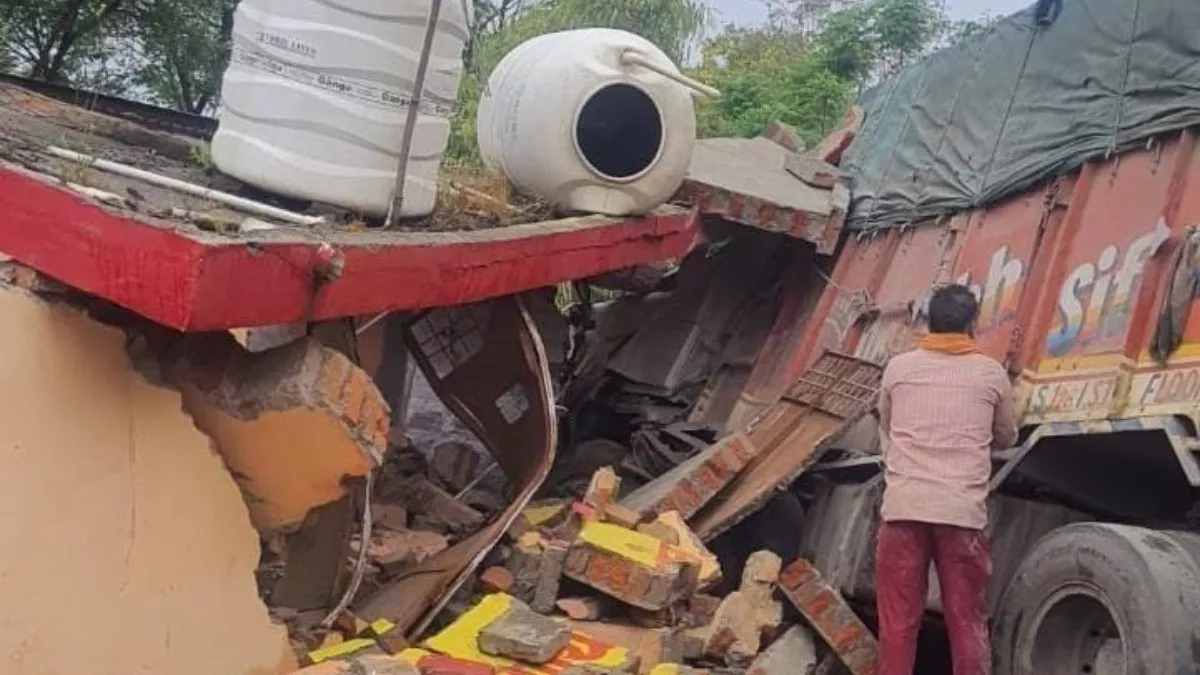Kannauj News: मकान में घुसा ट्रक, मह‍िला की मौत