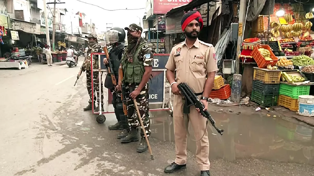 ऑपरेशन सील को लेकर पुलिस ने अर्धसैनिक बलों के साथ की नाकाबंदी, जिले भर में लगाए 16 नाके