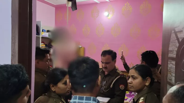 Meerut News: छात्रा ने फांसी के फंदे से लटक कर की आत्महत्या