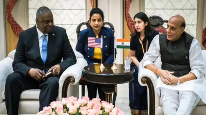रक्षा मंत्री राजनाथ सिंह अपने अमेरिकी समकक्ष लायड ऑस्टिन के साथ। फाइल फोटो।