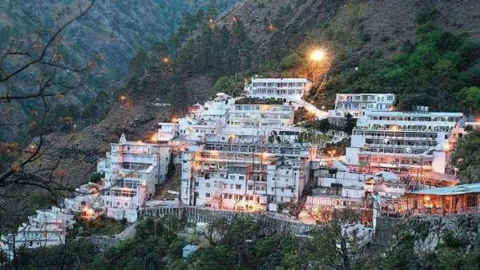 वैष्णो देवी मंदिर के भवन में हथियार लेकर पहुंची महिला (File Photo)