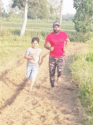 Lockdown muhamad Shami Cricketer Muhammad Shami trying Stemina in a tillage farm in Amroha