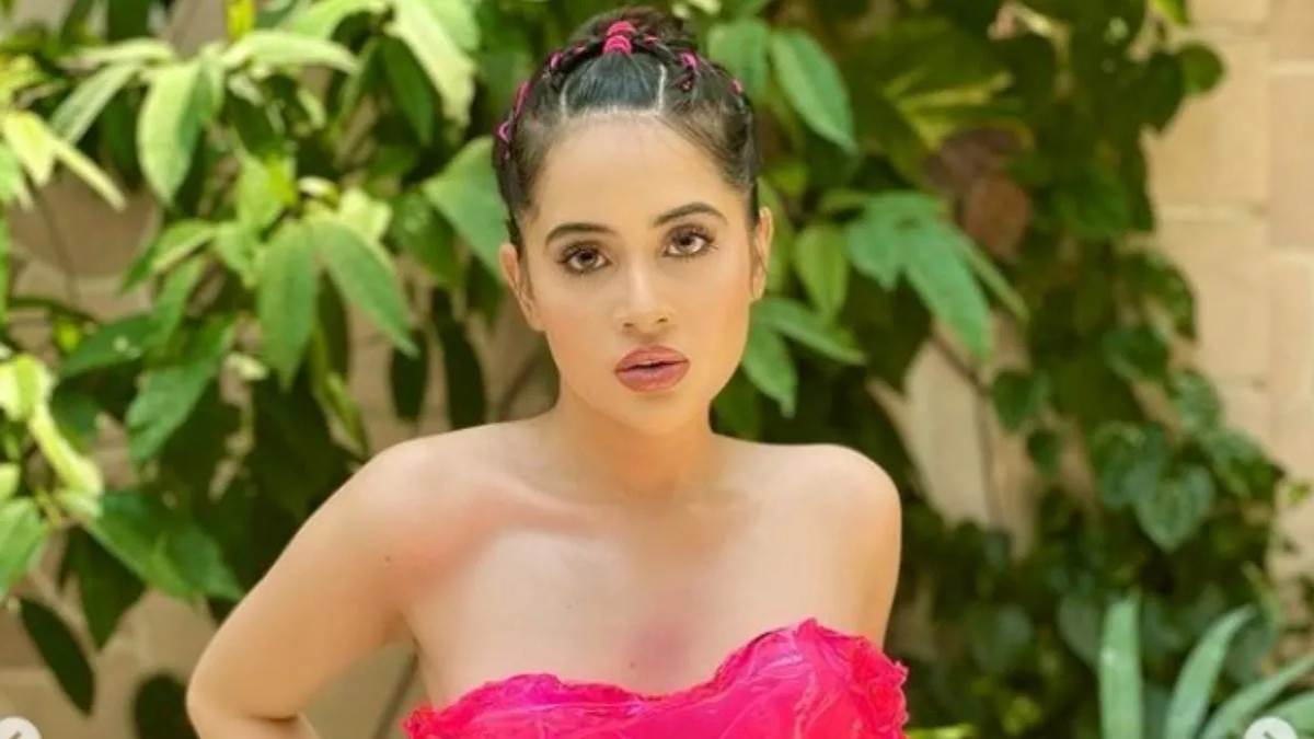 urfi javed mother zakiya sultana is so beautiful and fit like actress her gym video goes viral on social media