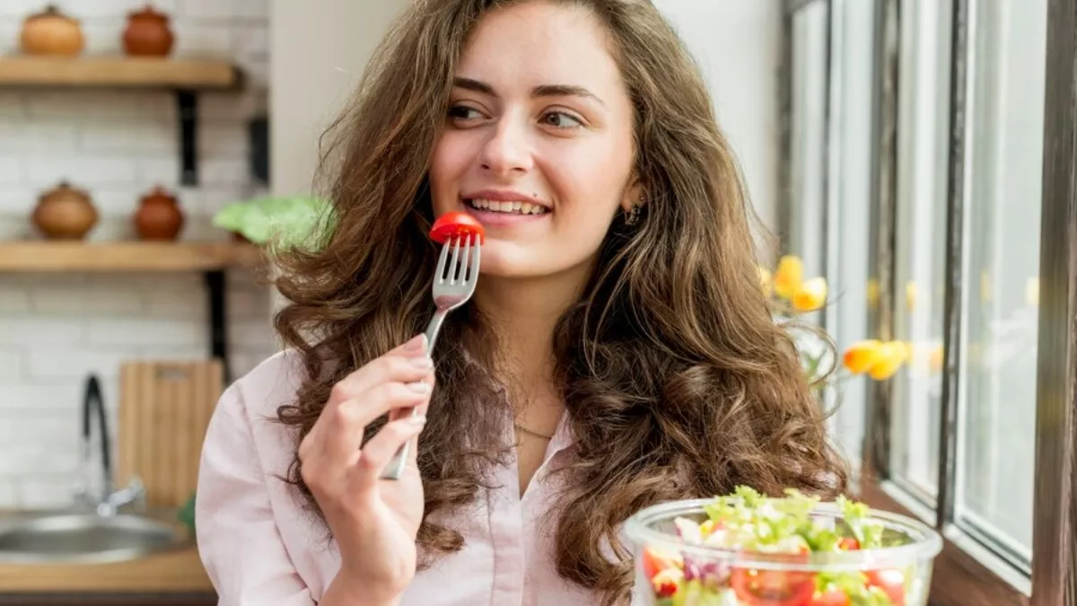 Foods for Happy Hormone: आप भी रहना चाहते हैं खुश, तो डाइट में इन वेजिटेरियन फूड्स को करें शामिल