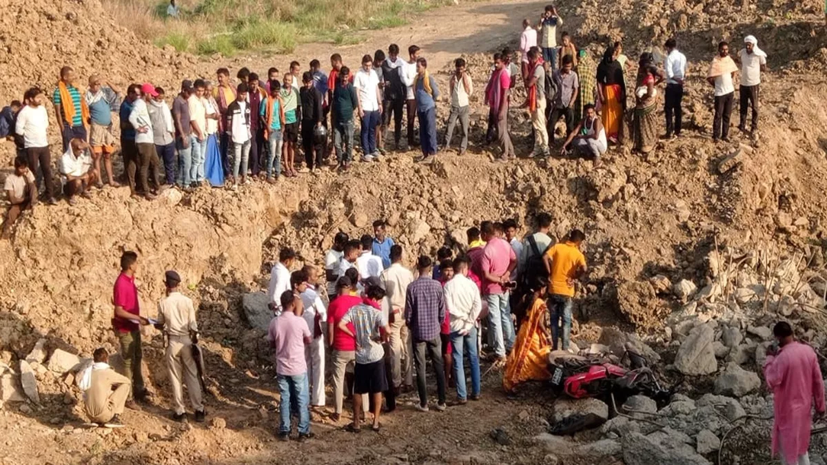 Patna News: बिहार में सरकारी लापरवाही ने ली 2 युवकों की जान? अधूरे पुल निर्माण स्थल पर संतुलन खोने से खाई में गिरी बाइक