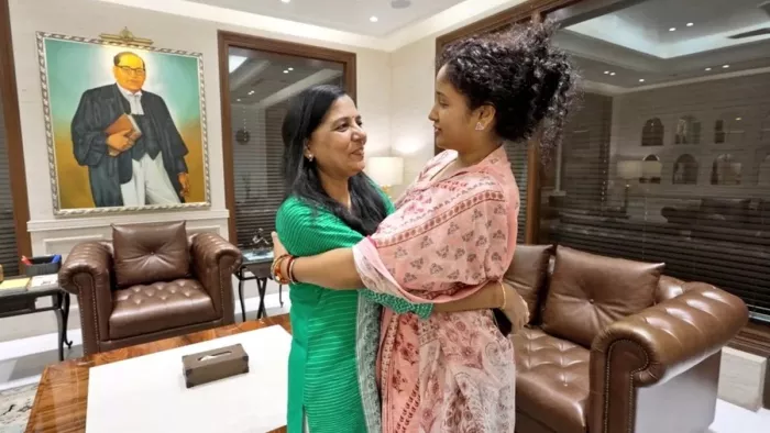 सुनीता केजरीवाल और कल्पना सोरेन की फाइल फोटो।