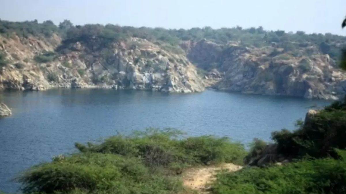 ncr faridabad police warns against swimming in death valley and badkhal lake dangers and safety