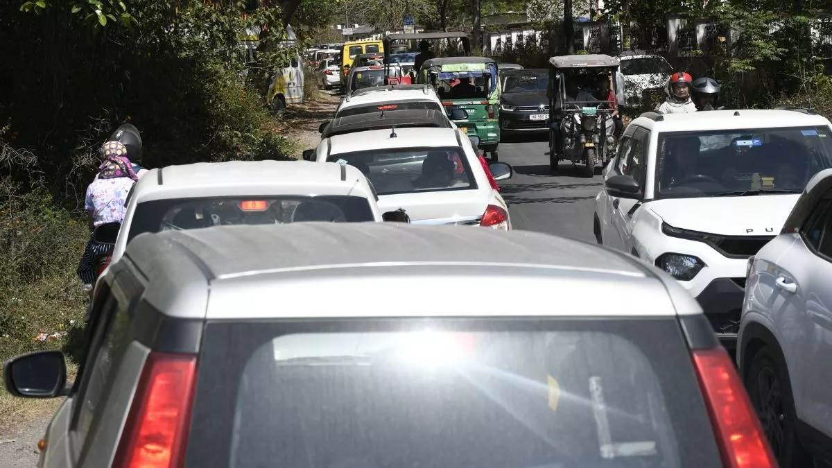 dehradun traffic plan police aims to ease weekend congestion in mussoorie rishikesh and nearby areas
