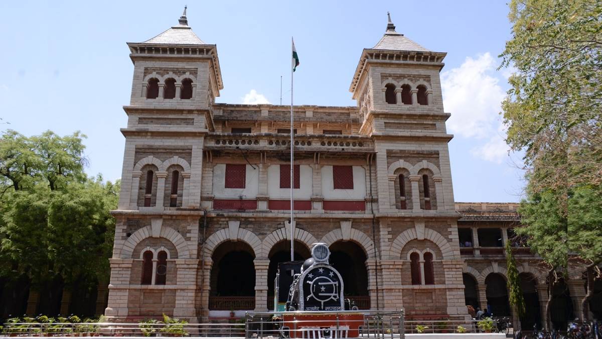 https://www.jagranimages.com/images/newimg/18042025/18_04_2025-jagran_photo_1_23921434.jpg