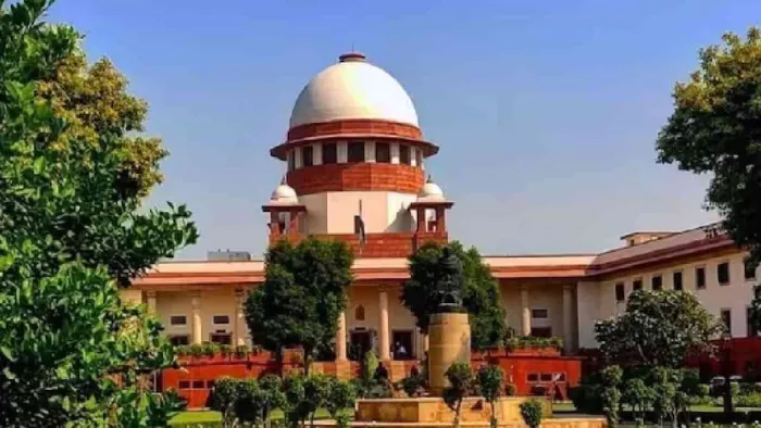 सुप्रीम कोर्ट ने मध्य प्रदेश हाई कोर्ट को लगाई फटकार। प्रतीकात्मक तस्वीर