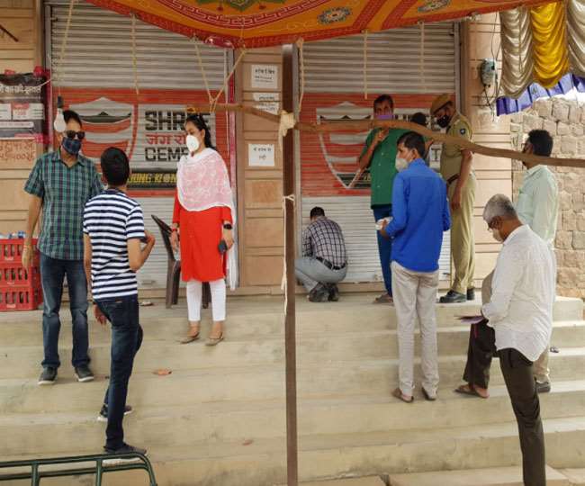 बाड़मेर के सिवाना के निकट कोरोना के इलाज करते फर्जी अस्पताल को किया सीज,