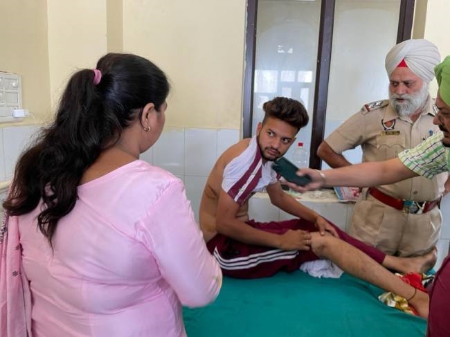 the case of assault of a police officer belonging to the sc category reached the sc commission