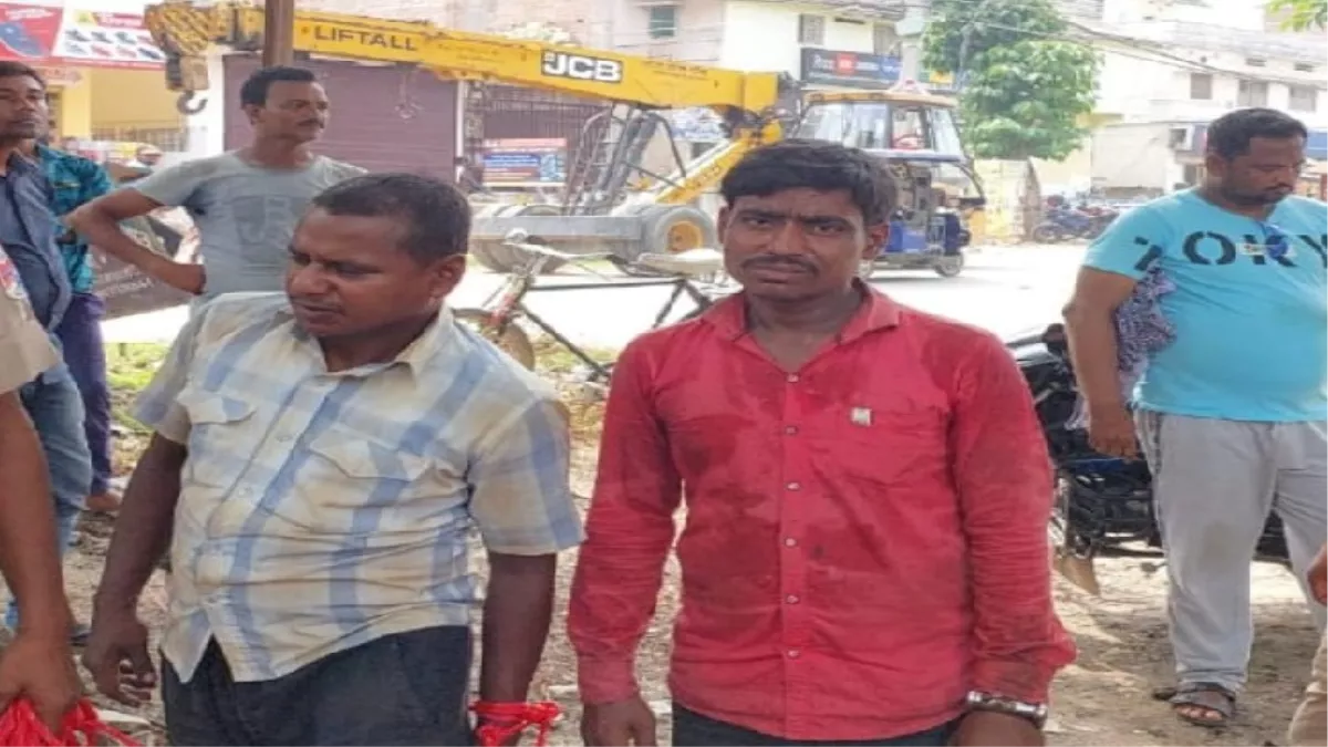 Bihar News: पुल और अस्‍पताल के बाद रेलवे पटरी उखाड़ ले जा रहे चोर! ट्रक और हाईवा के साथ पांच लोग गिरफ्तार