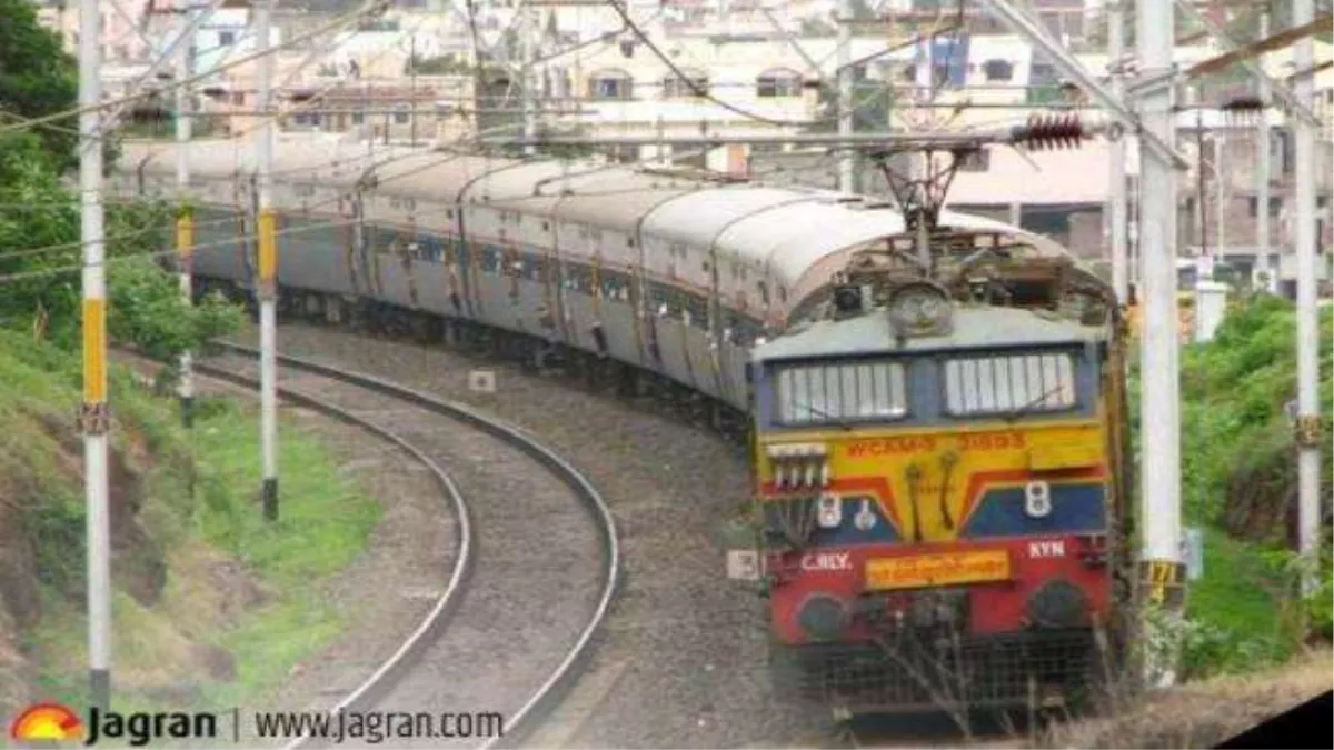 Varanasi Railway News : चार धाम यात्रा प्रारंभ होने से उत्तराखंड रूट की ट्रेनें पर बढ़ा दबाव, बेगमपुरा और जनता एक्सप्रेस में जगह नहीं