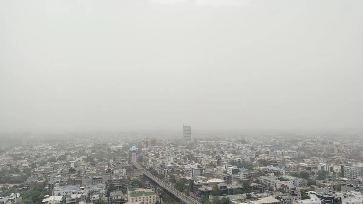 Weather News: दिल्ली-एनसीआर में बदला मौसम, सुबह छाए बादल; दोपहर बाद शुरू हुआ धूल भरी हवाओं का दौर