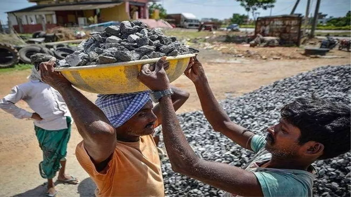 Inequality situation in India: शहरी श्रमिकों के लिए भी मनरेगा जैसी रोजगार गारंटी योजना का सुझाव, असमानता को कम करने में हो सकती है मददगार