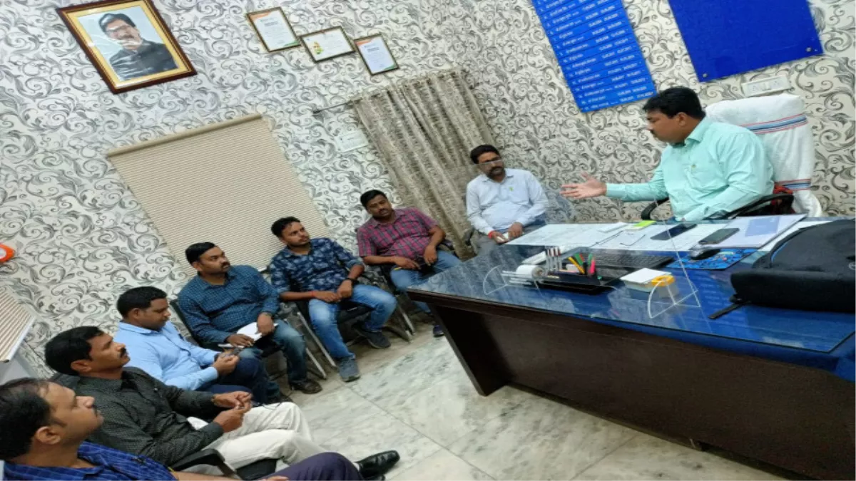 Jamshedpur News : मानसून को लेकर मानगो नगर निगम अलर्ट, ईओ ने संवेदक के टेंडर रद्द करने की कह दी बात