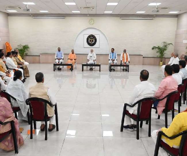 https://www.jagranimages.com/images/newimg/18052022/18_05_2022-pm_modi_lucknow_visit-2_22721595_0257638.jpg