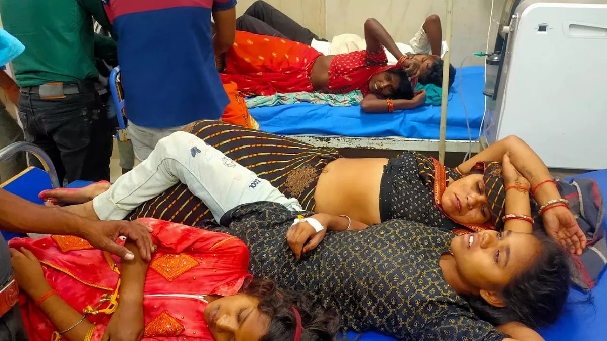 Food Poisoning: फर्रुखाबाद में भागवत कथा के बाद बांटा गया खीर-पंचामृत, प्रसाद खाकर ब‍िगड़ी पूरे गांव की हालत