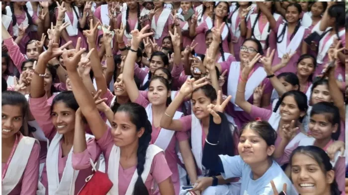 RBSE 12th Topper List 2023: आरबीएसई ने 12वीं साइंस और काॅमर्स स्ट्रीम के नतीजे जारी किए हैं।