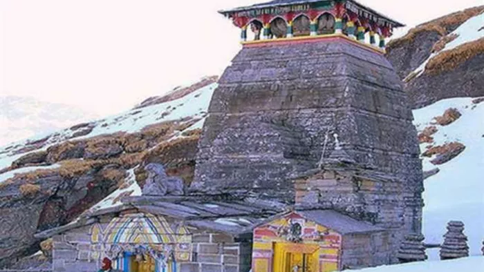 भारतीय पुरातत्व सर्वेक्षण (एएसआई) के सर्वे में सामने आया है कि रुद्रप्रयाग का तुंगनाथ मंदिर 6-10 डिग्री झुका हुआ है।