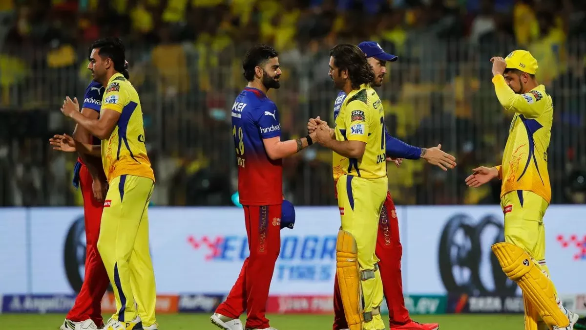 CSK vs RCB Weather Report: महामुकाबले पर मंडरा रहे हैं काले बादल, बारिश तोड़ न दे फैंस का दिल, जानिए कैसा रहेगा बेंगलुरू का मौसम