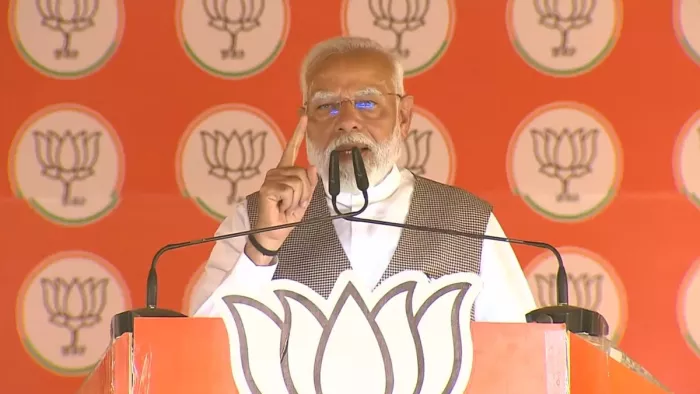 पीएम मोदी ने कांग्रेस और गठबंधन पर साधा निशाना, बोले- हम घर में घुसकर मारते हैं