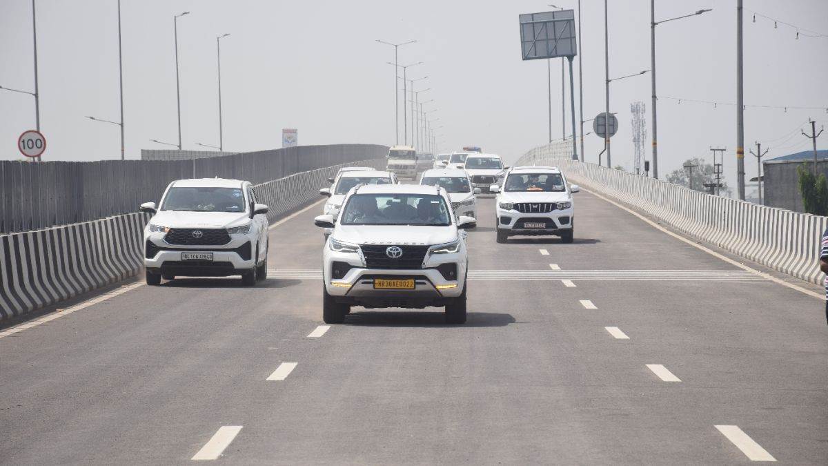 kanpur lucknow expressway bikes autos banned for safety speed reason