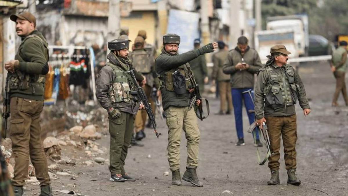 https://www.jagranimages.com/images/newimg/18052025/18_05_2025-indian_army_2_23940748.jpg