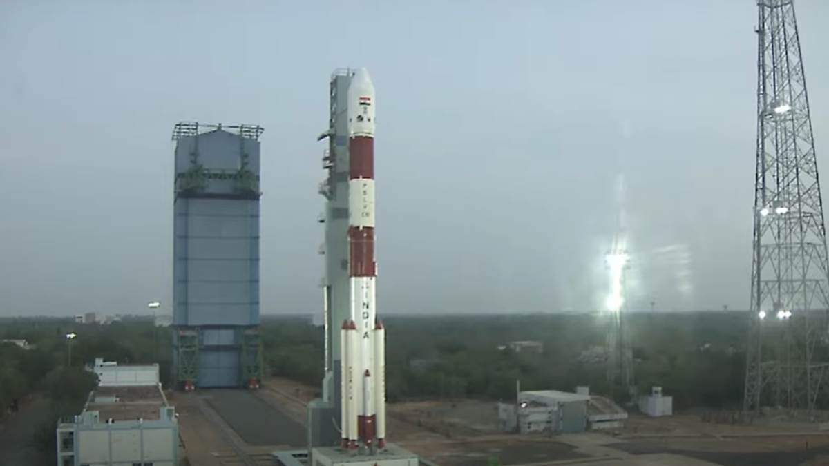 https://www.jagranimages.com/images/newimg/18052025/18_05_2025-missile_23940784.jpg