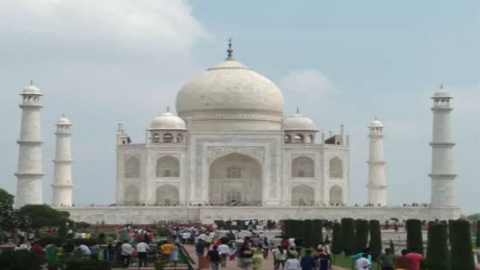 Taj Mahal Free: ताजमहल में आज पर्यटकों को निश्शुल्क प्रवेश