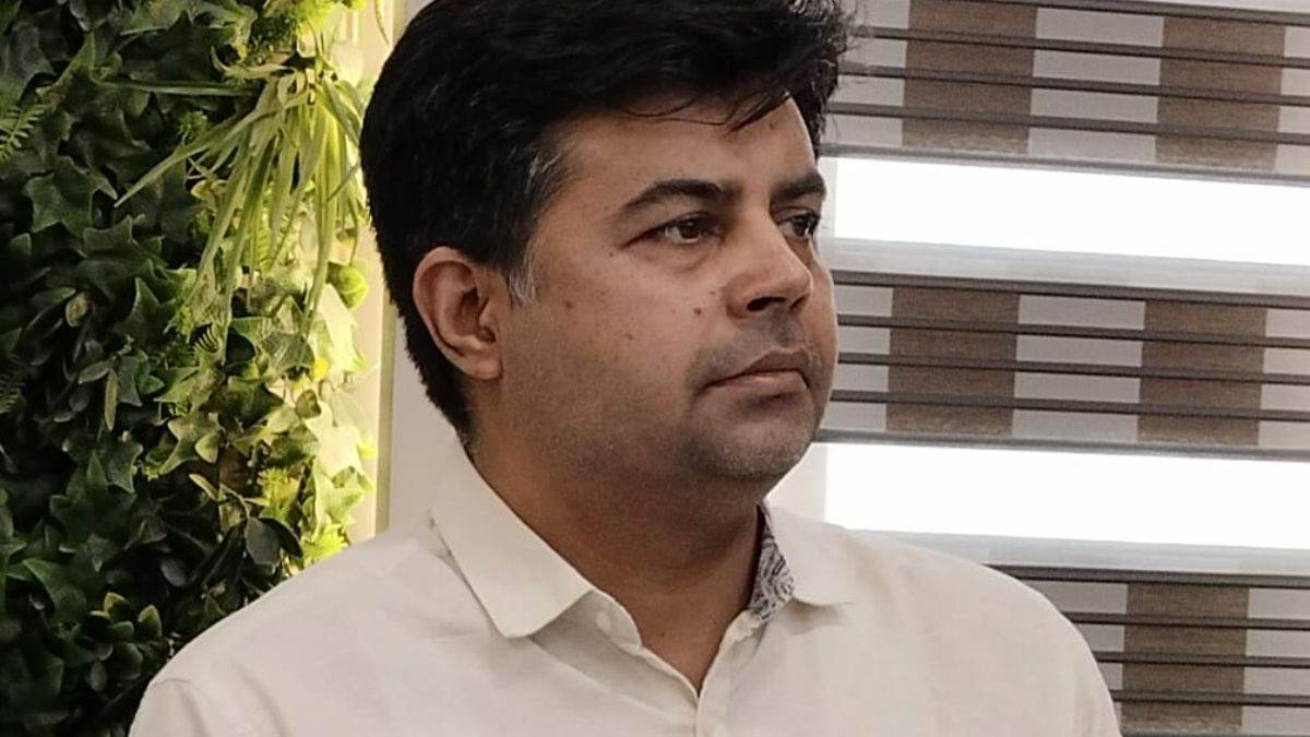 https://www.jagranimages.com/images/newimg/18052025/18_05_2025-yatendra_rao_23940365_162448487.jpg