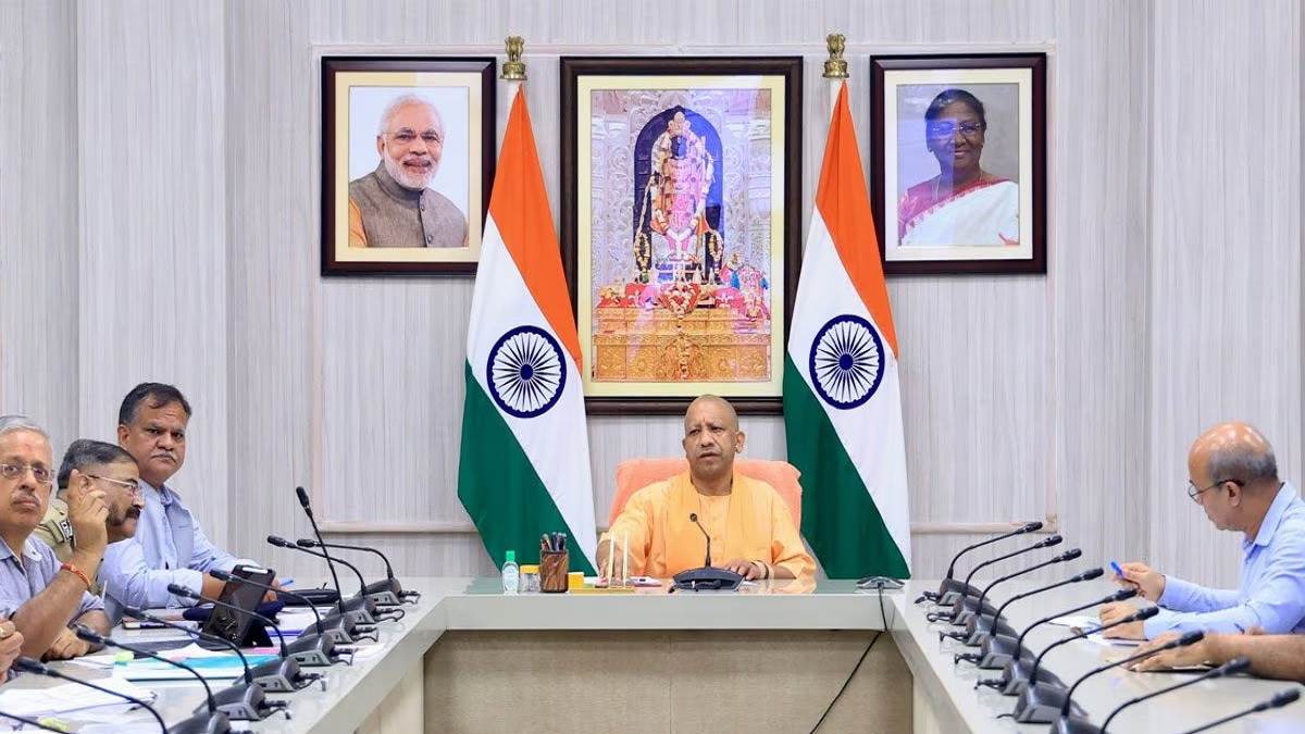 https://www.jagranimages.com/images/newimg/18052025/18_05_2025-yogi_investment_dainik_jagran_23940786.jpg