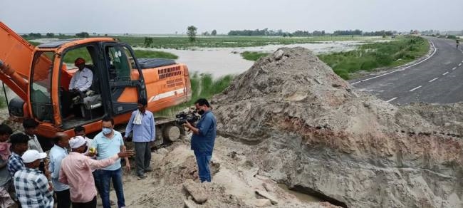 contact path of sattarghat bridge cut motiharichhapra road connectivity broken