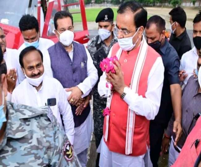 deputy chief minister keshav prasad maurya arrived in prayagraj and took departmental meeting after meeting party leaders in circuit house