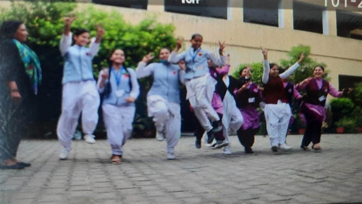 Meerut UP Board 10th Topper List यहां देखें मेरठ में हाईस्‍कूल के टॉप