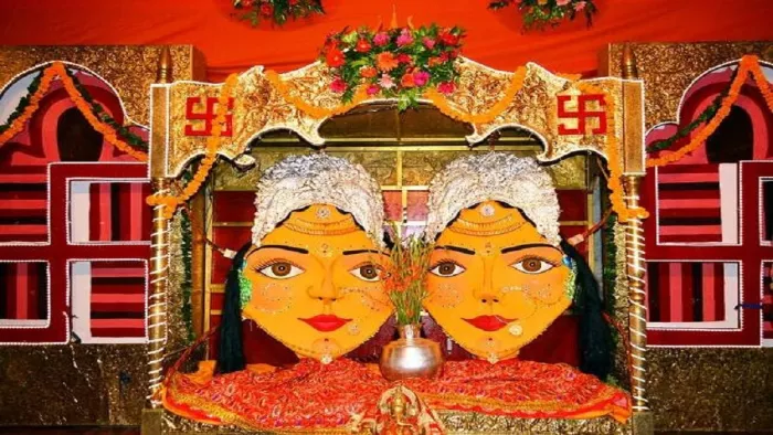 Nainia Devi Nainital: स्थानीय लोग मां नैना देवी को नंदामाता भी कहते हैं।