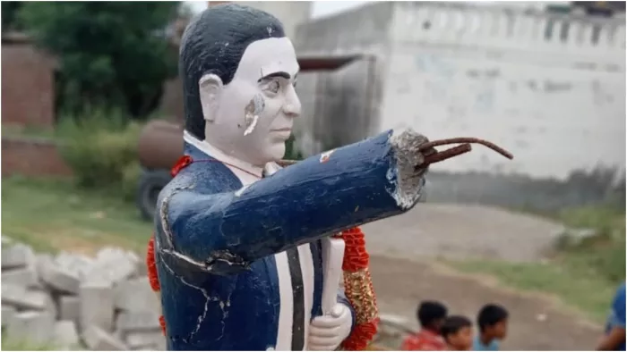 रादौर में शरारती तत्वों ने अंबेडकर की मूर्ति को किया खंडित, ग्रामीणों ने जताया रोष। जागरण
