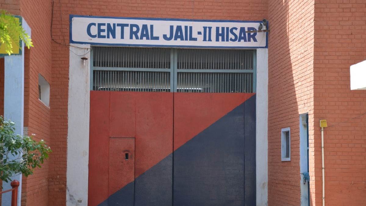 https://www.jagranimages.com/images/newimg/18062024/18_06_2024-central_jail_hisar_23741412.jpg