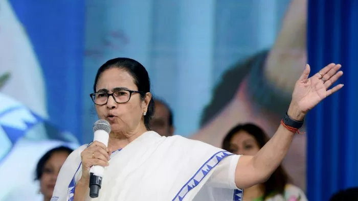 बंगाल में हुई हिंसा पर भाजपा नेताओं ने सीएम ममता बनर्जी पर निशाना साधा।(फोटो सोर्स: जागरण)