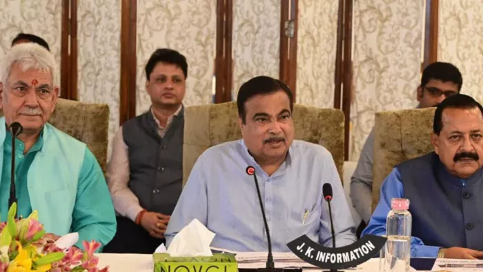 नितिन गडकरी ने की समीक्षा बैठक (फाइल फोटो)