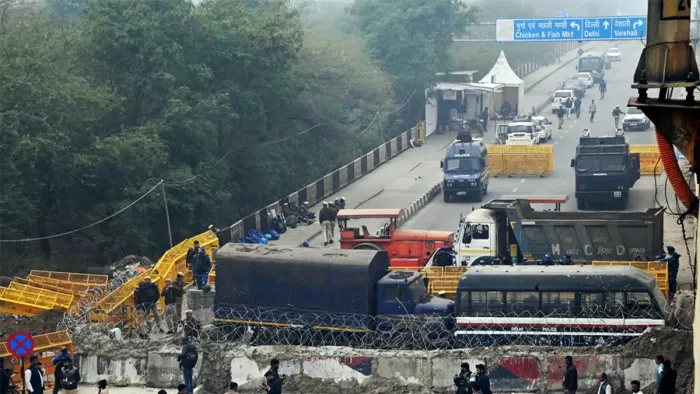शंभू के आसपास के गांवों में रहने वाले लोग चार महीने से अधिक समय से झेल रहे परेशानी