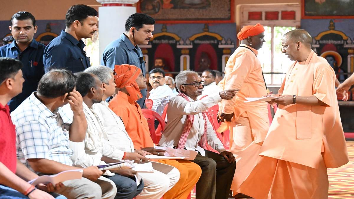 https://www.jagranimages.com/images/newimg/18062025/18_06_2025-cm_janta_darbar_g_dainik_jagran_23966970.jpg