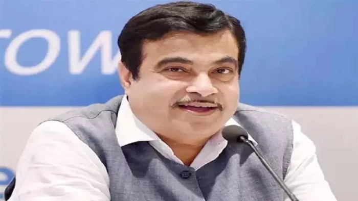 नितिन गडकरी का बड़ा एलान, 3000 रुपये में मिलेगा नया फास्टैग टोल पास!