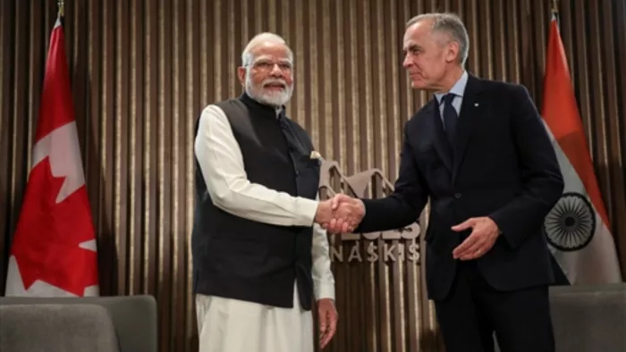 पीएम नरेन्द्र मोदी और कनाडा के पीएम मार्के कार्नी के बीच तकरीबन 40 मिनट बैठक चली।