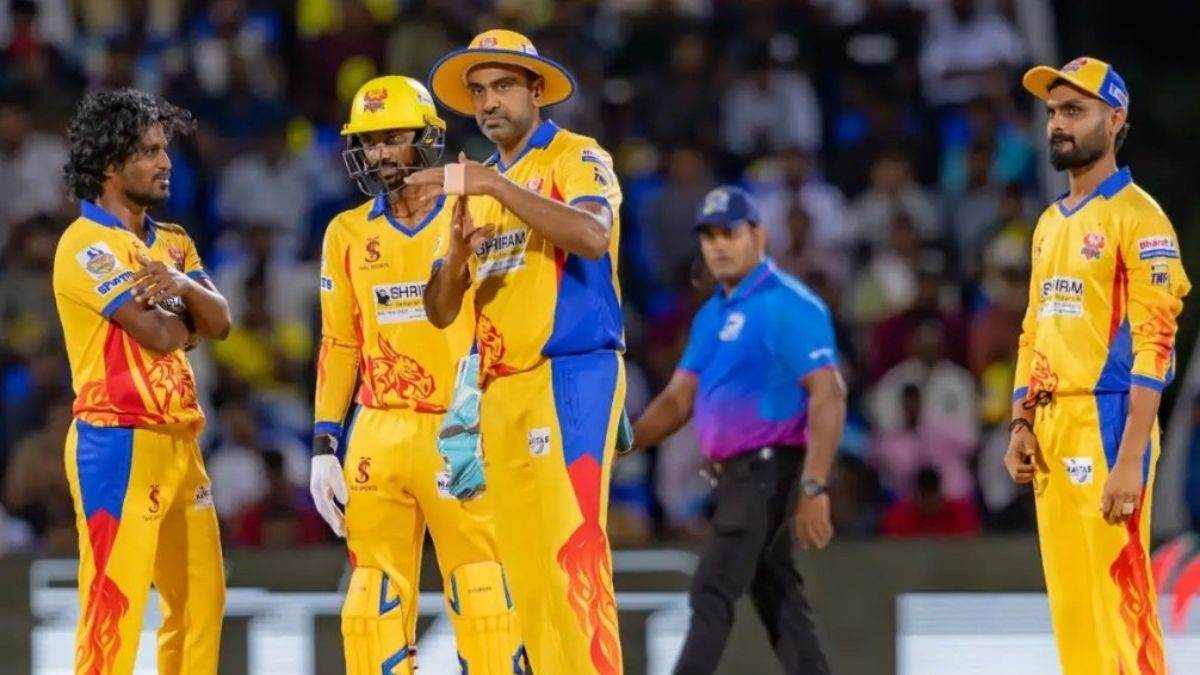 https://www.jagranimages.com/images/newimg/18062025/18_06_2025-r_ashwin_ball_tampering_23967638.jpg