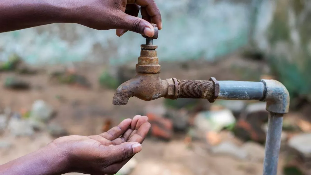 Dehradun News: 1500 की आबादी 2 दिन से पानी को तरसी... पाइपलाइन क्षतिग्रस्त होने से कई क्षेत्रों में जल संकट