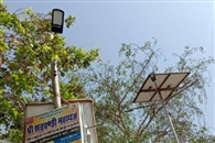 सोलर लाइटें खराब, बिजली जाते ही शहर में हो जाता अंधेरा